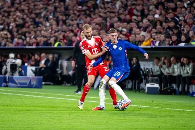 Cole Palmer FC Chelsea, 10 in duel with Konrad Laimer FC Bayern Muenchen, 27 , GER, FC Bayern Muenchen vs FC Chelsea FC, Football, UEFA Champions League, League Phase, Matchday 1, Season 2025 2026, 17 09 2025 GER, FC Bayern Muenchen vs FC Chelsea FC, Football, UEFA Champions League, League Phase, Matchday 1, Season 2025 2026, 17 09 2025 Muenchen Copyright: xEibner-Pressefoto Memmlerx EP_MMR