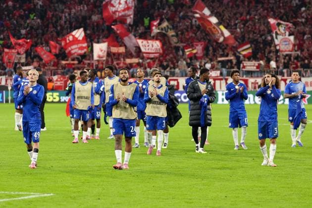 Chelsea applaud the travelling fans after the full time whistle Bayern Munich v Chelsea, UEFA Champions League, Group Stage, Football, Allianz Arena, Munich, Germany - 17 Sep 2025Munich Allianz Arena Germany EDITORIAL USE ONLY No use with unauthorised audio, video, data, fixture lists, club league logos or live services. Online in-match use limited to 120 images, no video emulation. No use in betting, games or single club league player publications. Copyright: xChristianxKolbert Shutterstockx 15481350bx