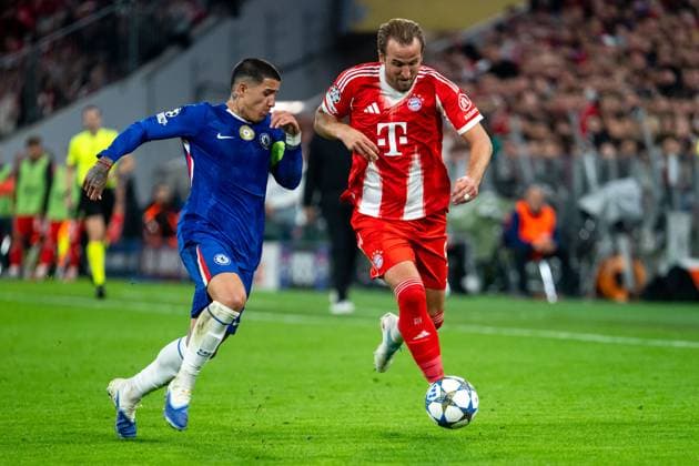 Harry Kane FC Bayern Muenchen, 09 on the ball in a duel with Enzo Fernandez FC Chelsea, 08 , GER, FC Bayern Muenchen vs FC Chelsea FC, Football, UEFA Champions League, League Phase, Matchday 1, Season 2025 2026, 17 09 2025 GER, FC Bayern Muenchen vs FC Chelsea FC, Football, UEFA Champions League, League Phase, Matchday 1, Season 2025 2026, 17 09 2025 Muenchen Copyright: xEibner-Pressefoto Memmlerx EP_MMR