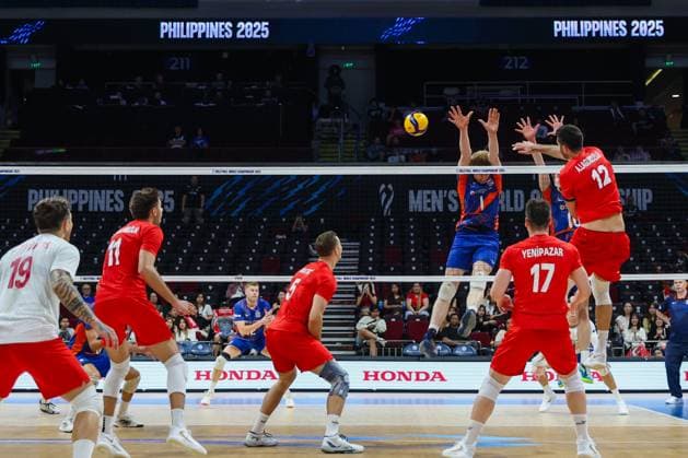 Turkiye v The Netherlands - Men s Volleyball World Championship, WM, Weltmeisterschaft 2025 METRO MANILA, PHILIPPINES - SEPTEMBER 20: Adis Lagumdzija (12) of Turkiye during the round of 16 match between Turkiye and the Netherlands, in the FIVBVolleyball Men s World Championship, at the Mall of Asia Arena, in Pasay City, Metro Manila, Philippines, on September 20, 2025. Daniel Ceng Anadolu Manila Philippines. Editorial use only. Please get in touch for any other usage. Copyright: x2025xAnadoluxDanielxCengx