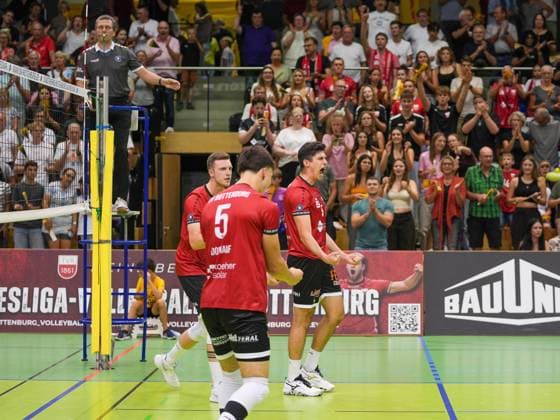The fighting spirit of Friedrich Philipp TV Rottenburg, 15 , TV Rottenburg vs L E Volleys, Volleyball, 2 Bundesliga Sued, 1 Matchday, 2025 2026, 20 09 2025, TV Rottenburg vs L E Volleys, Volleyball, 2 Bundesliga Sued, 1 Matchday, 2025 2026, 20 09 2025 Rottenburg am Neckar Copyright: xEibner-Pressefoto DanielexLaxRocx EP_DLO