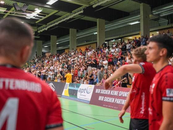 Spectators , TV Rottenburg vs L E Volleys, Volleyball, 2 Bundesliga Sued, 1 Matchday, 2025 2026, 20 09 2025, TV Rottenburg vs L E Volleys, Volleyball, 2 Bundesliga Sued, 1 Matchday, 2025 2026, 20 09 2025 Rottenburg am Neckar Copyright: xEibner-Pressefoto DanielexLaxRocx EP_DLO