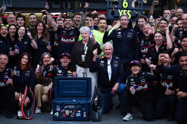 F1 - AZERBAIJAN GRAND PRIX 2025 VERSTAPPEN Max (ned), Red Bull Racing RB21, portrait, MARKO Helmut (aut), Drivers™ Manager of Red Bull Racing, portrait and TSUNODA Yuki (jap), Red Bull Racing RB21, portrait, celebration during the 2025 Formula 1 Qatar Airways Azerbaijan Grand Prix, 17th round of the 2025 FIA Formula One World Championship, WM, Weltmeisterschaft from September 19 to 21, 2025 on the Baku City Circuit, in Baku, Azerbaijan - BakuAzerbaijan Copyright: xEricxAlonsox