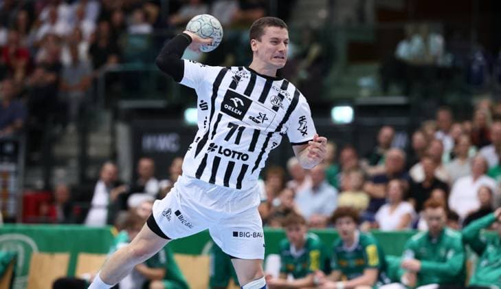 Leipzig, 21 09 2025, Arena Leipzig, Handball, Bundesliga, 5 Spieltag , SC DHfK Leipzig vs THW Kiel 18 23 34 41 , In the picture from the front Elias Ellefsen ‡ Skipagötu Skipagoetu 71, Kiel , For editorial use only Only editorial use , DHB HBL regulations prohibit any use of photographs as image sequences and or quasi video ,