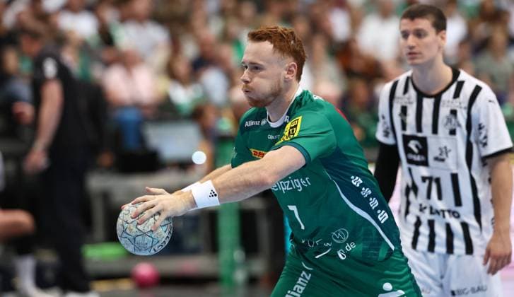 Leipzig, 21 09 2025, Arena Leipzig, Handball, Bundesliga, 5 Spieltag , SC DHfK Leipzig vs THW Kiel 18 23 34 41 , Im Bild von vorn Tomas Piroch 7, Leipzig , Nur zur redaktionellen Nutzung Only editorial use , DHB HBL regulations prohibit any use of photographs as image sequences and or quasi video ,