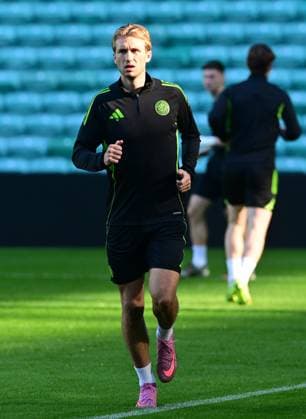 Benjamin Nygren of Celtic training ahead of the UEFA Europa League match, round 1 of 8 between Crvena zvezda and Celtic FC at Celtic Park, on 23rd September 2025 in Glasgow, Scotland. (Picture by Mark Runnacles) Celtic Training Session and press conference, PK, Pressekonferenz UEFA Europa League, Football, Scotland, UK - 23 Sep 2025Belgrade Rajko Mitic Stadium Serbia EDITORIAL USE ONLY No use with unauthorised audio, video, data, fixture lists, club league logos or live services. Online in-match use limited to 120 images, no video emulation. No use in betting, games or single club league player publications. Copyright: xMarkxRunnacles Shutterstockx 15499179l