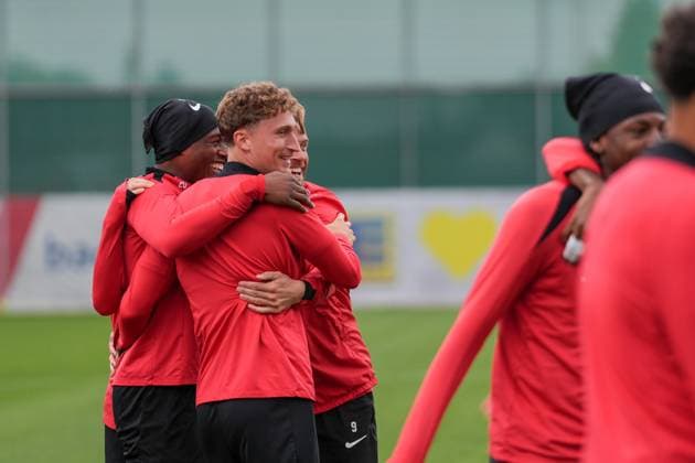 Junior Adamu SC Freiburg, 20 , Patrick Osterhage SC Freiburg, 06 Lucas Höler Lucas Hoeler SC Freiburg, 09 , last media training session of SC Freiburg before the first Europa League match in the league phase, Germany, Football, UEFA Europa League, Matchday 1, 2025 2026, SC Freiburg vs FC Basel, 23 09 2025, last media training session of SC Freiburg before the first Europa League match in the league phase, Europa Park Stadion, Freiburg, Germany Freiburg Europa Park Stadion Baden Württemberg Germany Copyright: xArnexAmbergx