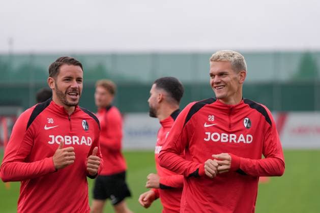 Christian Günter Christian Guenter SC Freiburg, 30 , Matthias Ginter SC Freiburg, 28 , last media training session of SC Freiburg before the first Europa League match in the league phase, Germany, Football, UEFA Europa League, Matchday 1, 2025 2026, SC Freiburg vs FC Basel, 23 09 2025, last media training session of SC Freiburg before the first Europa League match in the league phase, Europa Park Stadion, Freiburg, Germany Freiburg Europa Park Stadion Baden Württemberg Germany Copyright: xArnexAmbergx