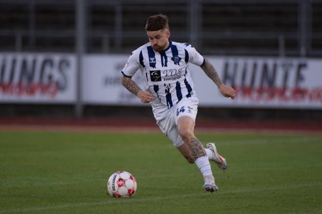 GER, Football, Krombacher Niedersachsenpokal, VfB Oldenburg vs SV Meppen 23 09 2025, Marschwegstadion, Oldenburg, GER, Krombacher Niedersachsenpokal, Quarterfinal, VfB Oldenburg vs SV Meppen, DFL regulations prohibit any use of photographs as image sequences and or quasi video, im Bild Nico KNYSTOCK VfB Oldenburg 44 Einzelaktion, Ganzkörper Ganzkoerper nordphotoxgmbhx xRojahn nph00310