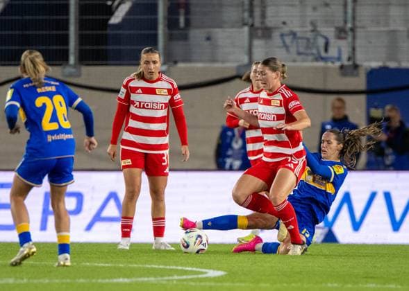 Soccer, Women, Season 2025 2026, Google Pixel Women Bundesliga 4 Matchday , FC Carl Zeiss Jena 1 FC Union Berlin, f l Emily Reske Jena , Tanja Pawollek 1 FC Union , Samantha Steuerwald 1 FC Union , Rieke Tietz Jena , 23 09 2025, Copyright: xMatthiasxKochx