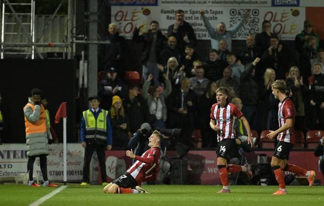 Rob Street of Lincoln City scores the opening goal 1-0 past Goalkeeper Filip Jorgensen of Chelsea and celebrates Lincoln City v Chelsea, EFL Carabao Cup, Third Round, Football, LNER Stadium, Lincoln, UK - 23 Sep 2025Lincoln LNER Stadium United Kingdom EDITORIAL USE ONLY No use with unauthorised audio, video, data, fixture lists, club league logos or live services. Online in-match use limited to 120 images, no video emulation. No use in betting, games or single club league player publications. Copyright: xGreigxCowie Shutterstockx 15498456ak