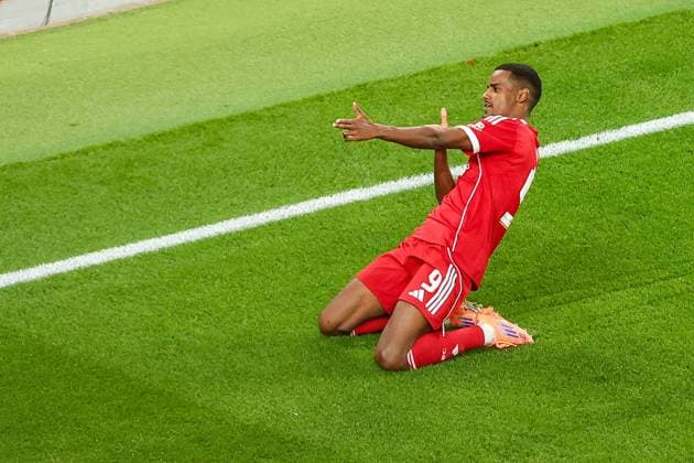 Alexander Isak of Liverpool celebrates a goal 1-0. Liverpool v Southampton, EFL Carabao Cup, Third Round, Football, Anfield, Liverpool, UK - 23 Sep 2025Liverpool Anfield United Kingdom EDITORIAL USE ONLY No use with unauthorised audio, video, data, fixture lists, club league logos or live services. Online in-match use limited to 120 images, no video emulation. No use in betting, games or single club league player publications. Copyright: xRyanxBrowne Shutterstockx 15498467as