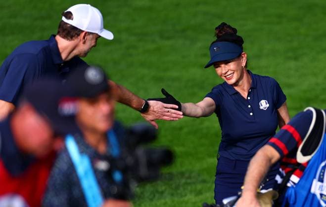 Catherine Zeta-Jones of Team Europe during the Celebrity All-Star match. 2025 Ryder Cup, Celebrity Match, Golf, Bethpage Black Golf Course, New York, USA - 24 Sep 2025New York Bethpage Black Golf Course New York (NY) United States of America EDITORIAL USE ONLY No use with unauthorised audio, video, data, fixture lists, club league logos or live services. Online in-match use limited to 120 images, no video emulation. No use in betting, games or single club league player publications. Copyright: xJamesxMarsh Shutterstockx 15500192c