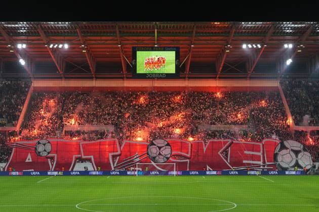 Choreography of the fans, Ultras, banners, flags, scarf, grandstand, choreography, pyrotechnics, Bengalo, fire, smoke, pyro , Germany, football, UEFA Europa League, 1 matchday, league phase, 2025 2026, SC Freiburg vs FC Basel, 24 09 2025, Europa Park Stadion, Freiburg, Germany Freiburg Europa Park Stadion Baden Württemberg Germany Copyright: xArnexAmbergx