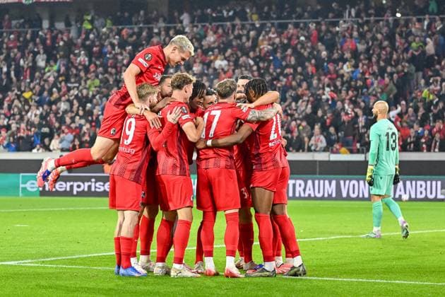 Cheers for the 2-0 goal by Maximilian Eggestein SC Freiburg, 08 GER, SC Freiburg FC Basel, Football, Europa League, Matchday 1, Season 2025 2026, 24 09 2025 GER, SC Freiburg FC Basel, Football, Europa League, Matchday 1, Season 2025 2026, 24 09 2025 Freiburg Copyright: xEibner-Pressefoto ThomasxHessx EP_THS
