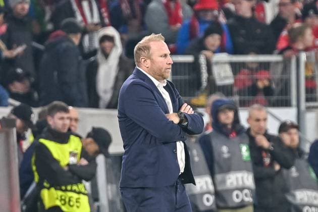 Ludovic Magnin FC Basel, Head Coach with Emotion GER, SC Freiburg FC Basel, Football, Europa League, 1 Matchday, Season 2025 2026, 24 09 2025 GER, SC Freiburg FC Basel, Football, Europa League, 1 Matchday, Season 2025 2026, 24 09 2025 Freiburg Copyright: xEibner-Pressefoto ThomasxHessx EP_THS