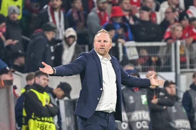 Ludovic Magnin FC Basel, Head Coach with Emotion GER, SC Freiburg FC Basel, Football, Europa League, 1 Matchday, Season 2025 2026, 24 09 2025 GER, SC Freiburg FC Basel, Football, Europa League, 1 Matchday, Season 2025 2026, 24 09 2025 Freiburg Copyright: xEibner-Pressefoto ThomasxHessx EP_THS