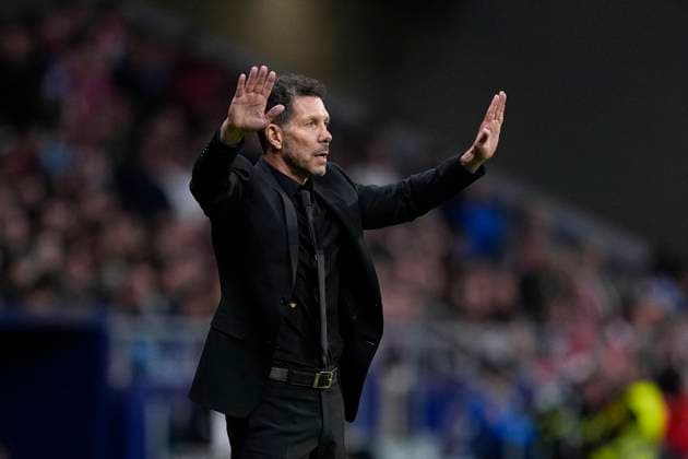 September 24, 2025, Madrid, Madrid, Spain: Diego Simeone, head coach of Atletico de Madrid, gestures during the Spanish League, LaLiga EA Sports, football match played between Atletico de Madrid and Rayo Vallecano at Riyadh Air Metropolitano stadium on September 24, 2025, in Madrid, Spain. Madrid Spain - ZUMAa181 20250924_zaa_a181_302 Copyright: xOscarxJ.xBarrosox