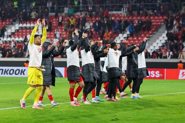 SC Freiburg after the match with the fans , Germany, Football, UEFA Europa League, Matchday 1, 2025 2026, SC Freiburg vs FC Basel, 24 09 2025, Stadion am Wolfswinkel, Freiburg im Breisgau, Germany Freiburg im Breisgau Stadion am Wolfswinkel Baden Württemberg Germany Copyright: xGrantxHubbsx