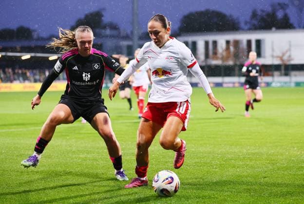 RB Leipzig Hamburger SV Bundesliga Women Leipzig, 25 09 2025, RB Training Center, Football, Women Bundesliga, Matchday 4 , RB LEIPZIG vs HAMBURGER SV , Pictured from l Annaleen Böhler Boehler 6, HSV and Gina Chmielinski 10, Leipzig , Picture Point