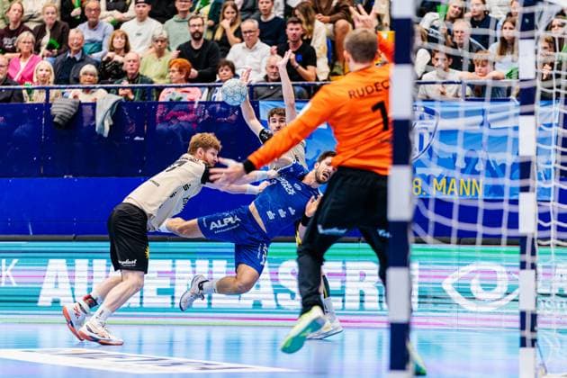 f l Johannes Wasielewski Bergischer HC, 77 , Yannick Fraatz Bergischer HC, 18 , Tim Suton TBV Lemgo Lippe, 23 , Christopher Rudeck Bergischer HC, 01 GER, TBV Lemgo Lippe vs Bergischer HC, Handball, 1 Bundesliga, Matchday 6, Season 2025 2026, 25 09 2025 GER, TBV Lemgo Lippe vs Bergischer HC, Handball, 1 Bundesliga, Matchday 6, Season 2025 2026, 25 09 2025 Lemgo Copyright: xEibner-Pressefoto JanxRollingerx EP_JSK