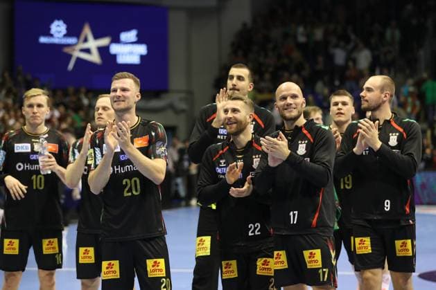 25 09 2025, xtgx, Handball, EHF Champions League, SC Magdeburg Wisla Plock v l Philipp Weber Magdeburg, 20 , Lukas Mertens Magdeburg, 22 , Tim Hornke Magdeburg, 17 Celebrating the victory, cheering after the end of the game Magdeubrg