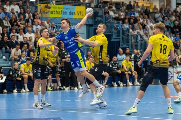 Ivan Snajder, left wing, TVB Stuttgart 10 , Kristjan Horžen, fullback, VfL Gummersbach 27 , , Jonas Truchanovicius, left back, TVB Stuttgart 37 , Linus Schmid, TVB Stuttgart 18 , VfL Gummersbach vs TVB 1898 Stuttgart, Daikin Handball Bundesliga, Men , Matchday 6, 25 09 2025 Gummersbach NRW Germany Copyright: xkolbert-press MartinxWdziecznyx
