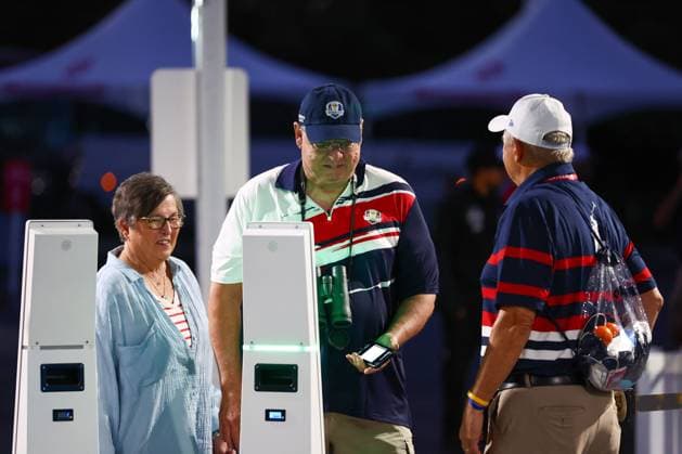 Fans make their way through security onto the course 2025 Ryder Cup, Day One, Morning Foursomes, Golf, Bethpage Black Golf Course, New York, USA - 26 Sep 2025New York Bethpage Black Golf Course New York (NY) United States of America EDITORIAL USE ONLY No use with unauthorised audio, video, data, fixture lists, club league logos or live services. Online in-match use limited to 120 images, no video emulation. No use in betting, games or single club league player publications. Copyright: xJamesxMarsh Shutterstockx 15500199h
