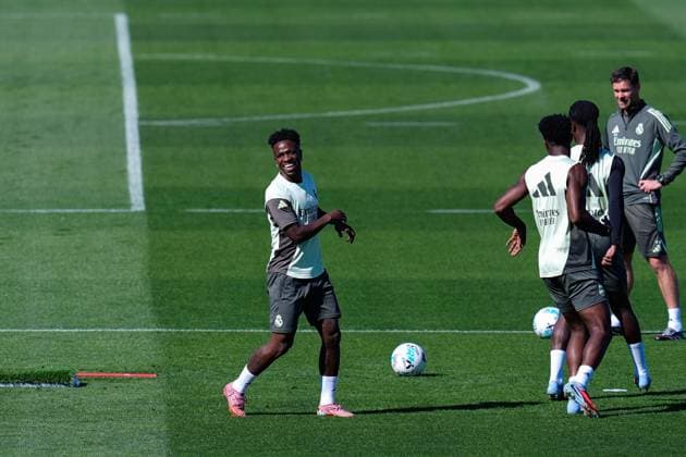 September 26, 2025, Valdebebas, Madrid, Spain: Vinicius Junior of Real Madrid CF smiles during the training day of Real Madrid ahead the Spanish League, LaLiga EA Sports, football match against Atletico de Madrid at Ciudad Deportiva Real Madrid on September 26, 2025, in Valdebebas, Madrid, Spain. Valdebebas Spain - ZUMAa181 20250926_zaa_a181_030 Copyright: xDennisxAgyemanx