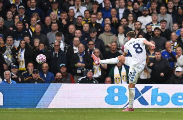 Sean Longstaff of Leeds United scores their second goal Leeds United v AFC Bournemouth, Premier League, Football, Elland Road, Leeds, UK - 27 Sep 2025Leeds Elland Road United Kingdom EDITORIAL USE ONLY No use with unauthorised audio, video, data, fixture lists, club league logos or live services. Online in-match use limited to 120 images, no video emulation. No use in betting, games or single club league player publications. Copyright: xRichardxLee Shutterstockx 15503912bc