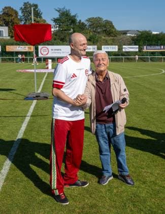 Soccer, Men, Season 2025 2026, NOFV Oberliga Nord, SV Sparta Lichtenberg, Naming ceremony, Fischerstraße sports facility becomes the Paul Kalkbrenner sports field, f l Paul Kalkbrenner namesake of the Paul Kalkbrenner sports field , President Werner Natalis SV Sparta Lichtenberg , 27 09 2025, Copyright: xMatthiasxKochx