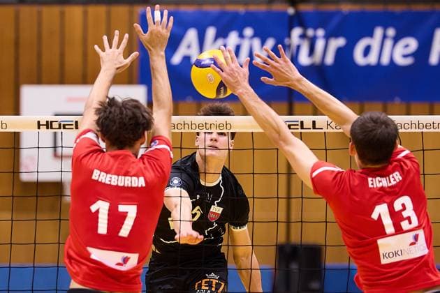 No way through for David Dornauf TV Rottenburg, 05 against Arthur Breburda TUS Kriftel, 17 and Pascal Eichler TUS Kriftel, 13 GER, TuS Kriftel vs TV Rottenburg,Volleyball, 2 Bundesliga Sued, Matchday 3, Season 2025 2026, 27 09 2025 GER, TuS Kriftel vs TV Rottenburg,Volleyball, 2 Bundesliga Sued, Matchday 3, Season 2025 2026, 27 09 2025 Kriftel Copyright: xEibner-Pressefoto GeraldxOelze-dexStoppanyx EP_ODS