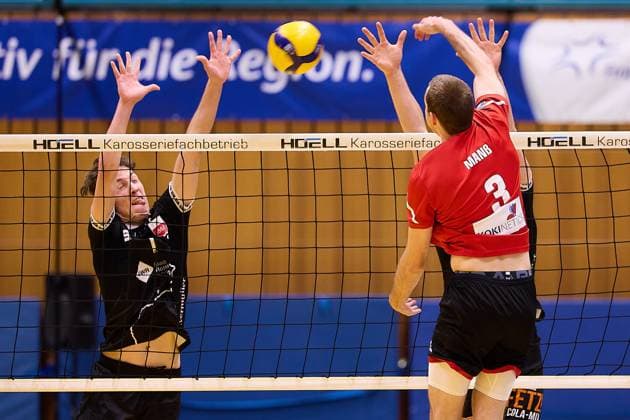 block Dominik Marjanovic TV Rottenburg, 01 vs Jonas Manss TUS Kriftel, 03 GER, TuS Kriftel vs TV Rottenburg,Volleyball, 2 Bundesliga Sued, Matchday 3, Season 2025 2026, 27 09 2025 GER, TuS Kriftel vs TV Rottenburg,Volleyball, 2 Bundesliga Sued, Matchday 3, Season 2025 2026, 27 09 2025 Kriftel Copyright: xEibner-Pressefoto GeraldxOelze-dexStoppanyx EP_ODS