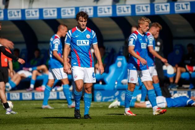 v l Benno Dietze Rostock and Cedric Harenbrock Rostock are disappointed, angry, frustrated, mad GER, FC Hansa Rostock vs TSV Havelse, Football, Men, 3 Liga, 08 Matchday, Season 2025 2026, 27 09 2025 Rostock Ostseestadion Mecklenburg Vorpommern Germany