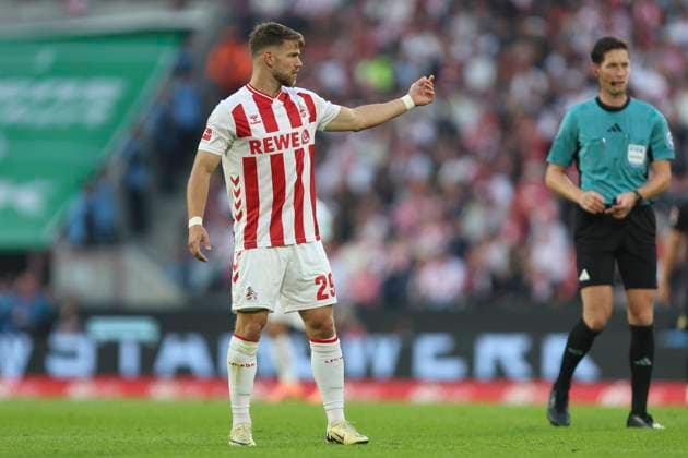 Jan Thielmann (1. FC Koeln) gestikuliert, Gestik waehrend des spiels der Bundesliga zwischen 1. FC Köln und VfB Stuttgart, RheinEnergieSTADION am 28. September 2025 in Köln, Deutschland. (Foto von Oliver Kaelke DeFodi Images) +++ Jan Thielmann (1. FC Koeln) gestures during the Bundesliga match between 1. FC Köln and VfB Stuttgart at RheinEnergieSTADION on September 28, 2025 in Köln, Germany. (Photo by Oliver Kaelke DeFodi Images) DFL regulations prohibit any use of photographs as image sequences and or quasi-video. (Photo by Oliver Kaelke DeFodi Images) Jan Thielmann 1 FC Koeln gestures, gestures during the Bundesliga match between 1 FC Köln and VfB Stuttgart, RheinEnergieSTADION on September 28, 2025 in Cologne, Germany Photo by Oliver Kaelke DeFodi Images Jan Thielmann 1 FC Koeln gestures during the Bundesliga match between 1 FC Köln and VfB Stuttgart at RheinEnergieSTADION on September 28, 2025 in Köln, Germany Photo by Oliver Kaelke DeFodi Images DFL regulations prohibit any use of photographs as image sequences and or quasi video Photo by Oliver Kaelke DeFodi Images