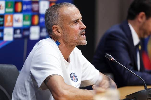 September 30, 2025, Barcelona, Barcelona, SPAIN: Luis Enrique of Paris Saint-Germain FC attends his press conference, PK, Pressekonferenz during the training day of Paris Saint-Germain ahead the UEFA Champions League 2025 26, football match against FC Barcelona, Barca at Estadi Olimpic Lluis Companys on September 30, 2025 in Barcelona, Spain. Barcelona SPAIN - ZUMAa181 20250930_zaa_a181_084 Copyright: xJavierxBorregox