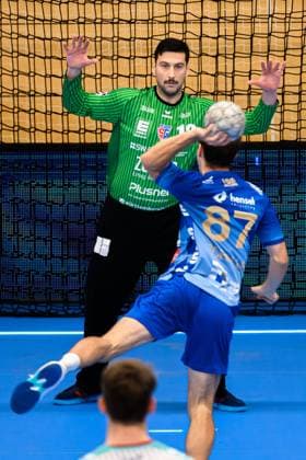 Grosswallstadt 2 HBL 25 26 TV Grosswallstadt SG BBM Bietigheim Goalkeeper Martin Tomovski Bietigheim , Maxim Schalles TV Grosswallstadt Elsenfeld Untermainhalle Bayern Germany