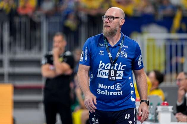 Ales Pajovic coach, head coach, Flensburg , single picture, single photo, action, action, 01 10 2025, Heidelberg Germany , Handball, DHB Pokal, 2nd round, Rhein Neckar Löwen SG Flensburg Handewitt xozx