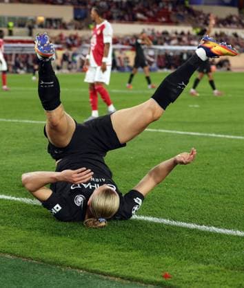 Erling Haaland of Manchester City shows a look of frustration after a missed chance Monaco v Manchester City, UEFA Champions League, Group Stage, Football, Stade Louis II, Monaco - 01 Oct 2025Monaco Stade Louis II Monaco EDITORIAL USE ONLY No use with unauthorised audio, video, data, fixture lists, club league logos or live services. Online in-match use limited to 120 images, no video emulation. No use in betting, games or single club league player publications. Copyright: xKieranxMcManus Shutterstockx 15504051ax