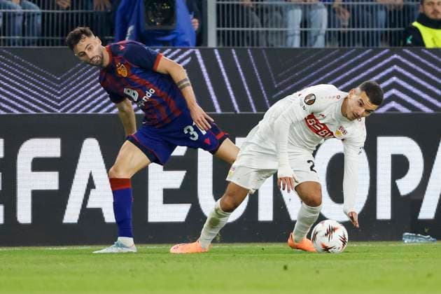 Dominik Schmid FC Basel, 31 and Badredine Bouanani VfB Stuttgart, 27 in duel , Switzerland, Soccer, UEFA Europa League, Matchday 2, 2025 2026, FC Basel vs VfB Stuttgart, 02 10 2025, Sankt Jakob Park, Basel, Switzerland Basel Sankt Jakob Park Canton Basel City Switzerland Copyright: xGrantxHubbsx