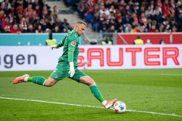 Marvin Schwaebe FC Koeln, 01 am Ball, GER, TSG 1899 Hoffenheim vs 1 FC Koeln, Fussball Bundesliga, 6 Spieltag, Saison 2025 2026, 03 10 2025 DFB DFL regulations prohibit any use of photographs as image sequences and or quasi video GER, TSG 1899 Hoffenheim vs 1 FC Koeln, Fussball Bundesliga, 6 Spieltag, Saison 2025 2026, 03 10 2025 Sinsheim Copyright: xEibner-Pressefoto Memmlerx EP_MMR