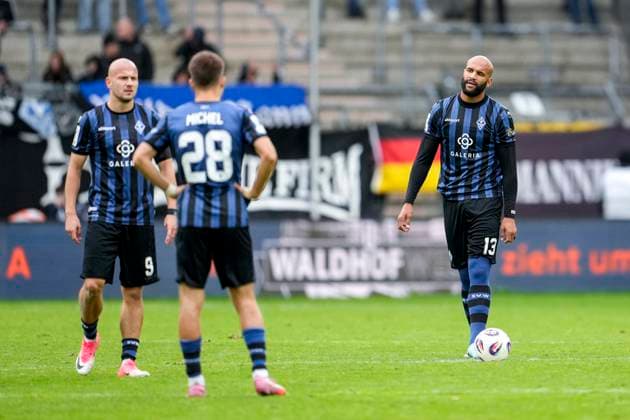 from left Felix Lohkemper SVWM, 9 , Diego Michel SVWM, 28 , Terrence Boyd SVWM, 13 , player of SV Waldhof Mannheim SVWM , looking disappointed, disappointment, frustration, disappointed, pessimistic, after the goal conceded to 1 4, Action, Action, Game scene, 04 10 2025, Mannheim Germany , Soccer, 3 Liga, SV Waldhof Mannheim VfL Osnabrück, DFB DFL REGULATIONS PROHIBIT ANY USE OF PHOTOGRAPHS AS IMAGE SEQUENCES AND OR QUASI VIDEO xozx
