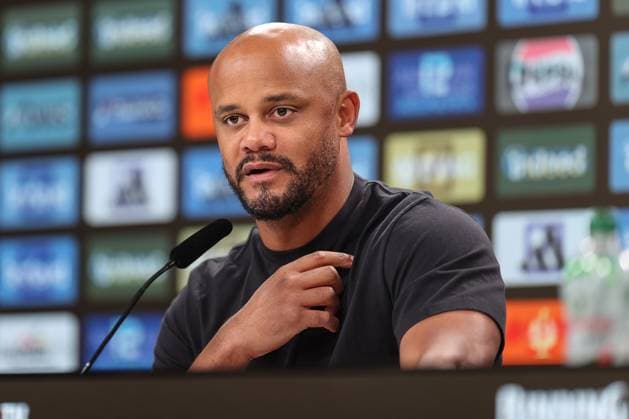 Vincent Kompany FC Bayern Muenchen, Head Coach at the press conference after the victory in Frankfurt, GER, Eintracht Frankfurt vs 1 FC Bayern Muenchen, 1 Bundesliga, Matchday 6, 2025 2026, 04 10 2025, DFL REGULATES PROHIBIT ANY USE OF PHOTOGRAPHS AS IMAGE SEQUENCES AND OR QUASI VIDEO, GER, Eintracht Frankfurt vs 1 FC Bayern Muenchen, 1 Bundesliga, Matchday 6, 2025 2026, 04 10 2025 Frankfurt Copyright: xEibner-Pressefoto JanxPrihodax EP_JPA