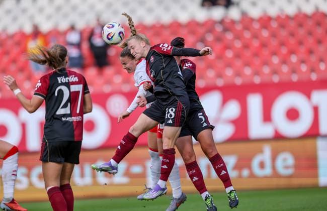 DEU, Nürnberg, FC Nürnberg vs RB Leipzig, Google Pixel Bundesliga, DFB, Saison 2526, Max Morlock Stadion, 5 Spieltag im Bild v l n r Annabel Schasching RB Leipzig 16 , Franziska Mai FC Nürnberg 18 , Zweikampf DFB DFL REGULATIONS PROHIBIT ANY USE OF PHOTOGRAPHS AS IMAGE SEQUENCES AND OR QUASI VIDEO, 05 10 2025, Copyright: HMBxMedia HendrikxHamelau