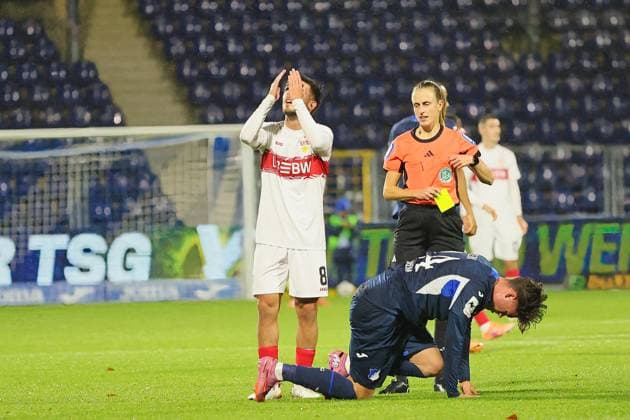 Yellow, yellow card, for Samuele Di Benedetto VfB Stuttgart II, 8 , Luca Erlein TSG Hoffenheim II, 24 GER, TSG 1899 Hoffenheim II vs VfB Stuttgart II, Football, 3 Liga, Matchday 10, Season 2025 2026, 05 10 2025 DFL DFB REGULATIONS PROHIBIT ANY USE OF PHOTOGRAPHS as IMAGE SEQUENCES and or QUASI VIDEO GER,TSG 1899 Hoffenheim II vs VfB Stuttgart II, Football, 3 Liga, Matchday 10, Season 2025 2026, 05 10 2025 Hoffenheim Copyright: xEibner-Pressefoto JoergxHirschx EP_JHH