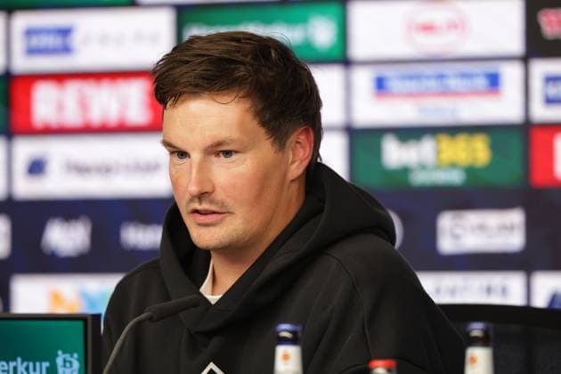 GER, xFSx ,Hamburg, HSV , 1 Bundesliga , Soccer, DFL, Hamburger SV , am Hamburger Volksparkstadion , 1 FSV Mainz 05 , 05 10 2025 v l Press conference after the victory against 1 FSV Mainz 05 Trainer Merlin Polzin Hamburger SV DFL regulations prohibit any use of photographs as image sequences and or quasi video Copyright: HMBxMedia FernandoxSoares