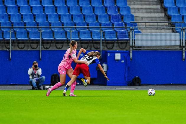 Melissa Koessler TSG 1899 Hoffenheim, 25 , Leni Eggert Hamburger SV, 29 GER, Hamburger SV vs TSG 1899 Hoffenheim, Women, Football, 1 Bundesliga, Matchday 5, Season 2025 2026, 06 10 2025 GER, Hamburger SV vs TSG 1899 Hoffenheim, Women, Football, 1 Bundesliga, Matchday 5, Season 2025 2026, 06 10 2025 Hamburg Copyright: xEibner-Pressefoto MarcelxvonxFehrnx EP_MFN