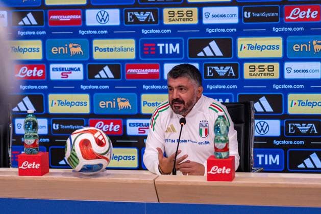 Gennaro Gattuso, Italy s coach, in press conference, PK, Pressekonferenz during the national team, Nationalteam gathering in Coverciano during Press conference of Italy s coach Gennaro Gattuso, FIFA World Cup, WM, Weltmeisterschaft, Fussball match in Florence, Italy, October 07 2025 Copyright: xSaraxEsposito IPAxSportx xipa-agency.netx xx IPA_66272637 IPA_Agency_IPA66272637