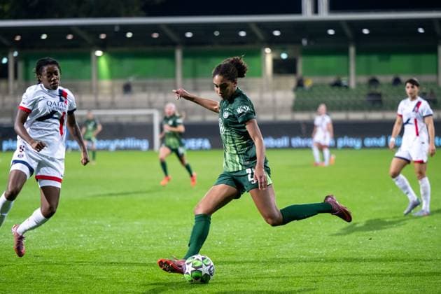 Cora Zicai VfL Wolfsburg, 28 on the ball, GER, VfL Wolfsburg WOB vs Paris Saint Germain PSG , Football Uefa Womens Champions League, League Phase, 1 Matchday, Season 2025 2026, 08 10 2025 GER, VfL Wolfsburg vs Paris Saint Germain, Football Uefa Womens Champions League, League Phase, 1 Matchday, Season 2025 2026, 08 10 2025 Wolfsburg Copyright: xEibner-Pressefoto Memmlerx EP_MMR