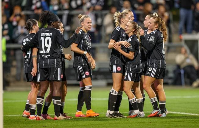 DEU, Frankfurt, Eintracht Frankfurt vs 1 FC Slovacko, UEFA Womenʼs Europa Cup, UEFA, Season 2526, Stadion am Bretanobad, Playoffs, First leg in picture Goal and cheer, Laura Freigang Eintracht Frankfurt 10 , Elisa Senß Eintracht Frankfurt 6 DFB DFL REGULATIONS PROHIBIT ANY USE OF PHOTOGRAPHS AS IMAGE SEQUENCES AND OR QUASI VIDEO, 08 10 2025 Copyright: HMBxMedia HendrikxHamelau